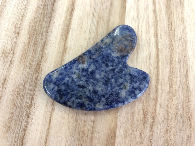 Gua sha Sodalita corazón